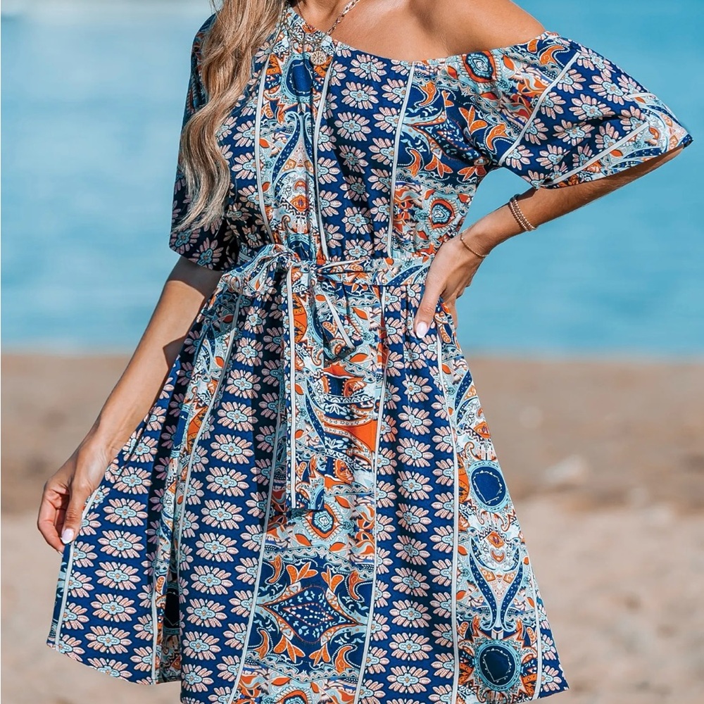 NEW. CUPSHE, Mini Dress